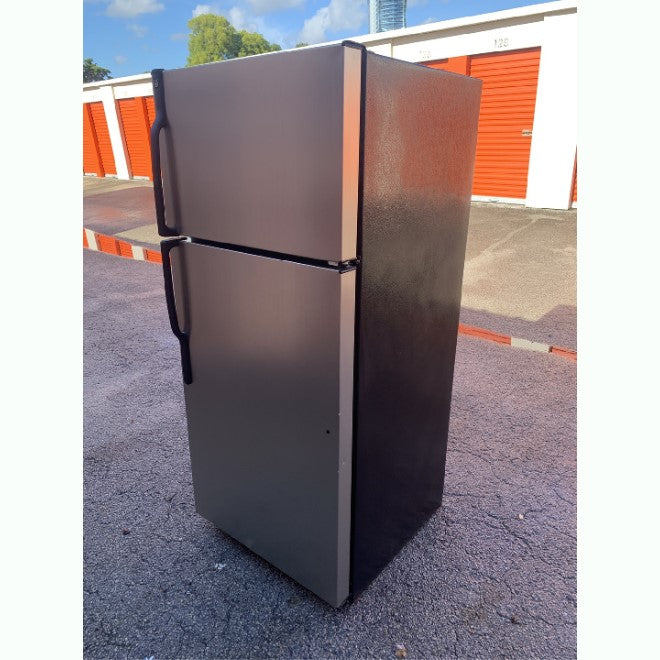 GE Stainless Steel Top and Bottom Refrigerator GE Stainless Steel Top and Bottom Refrigerator